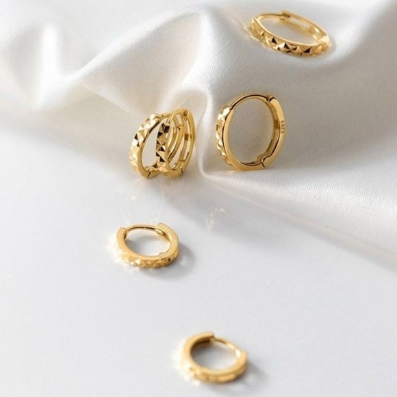 Silver Huggies Diamond Cut Hoops/Geometric Huggie Earrings- 10mm Gold SH… - Picture 6 of 12